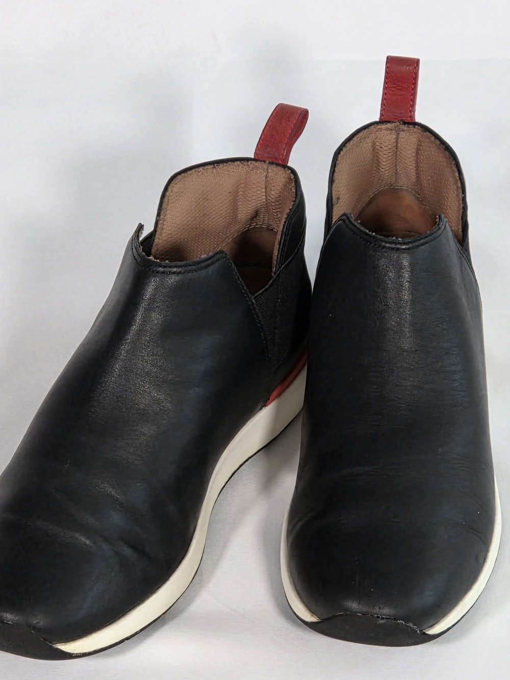 Vionic Cece Black Leather Chelsea Slip-On Ankle Booties